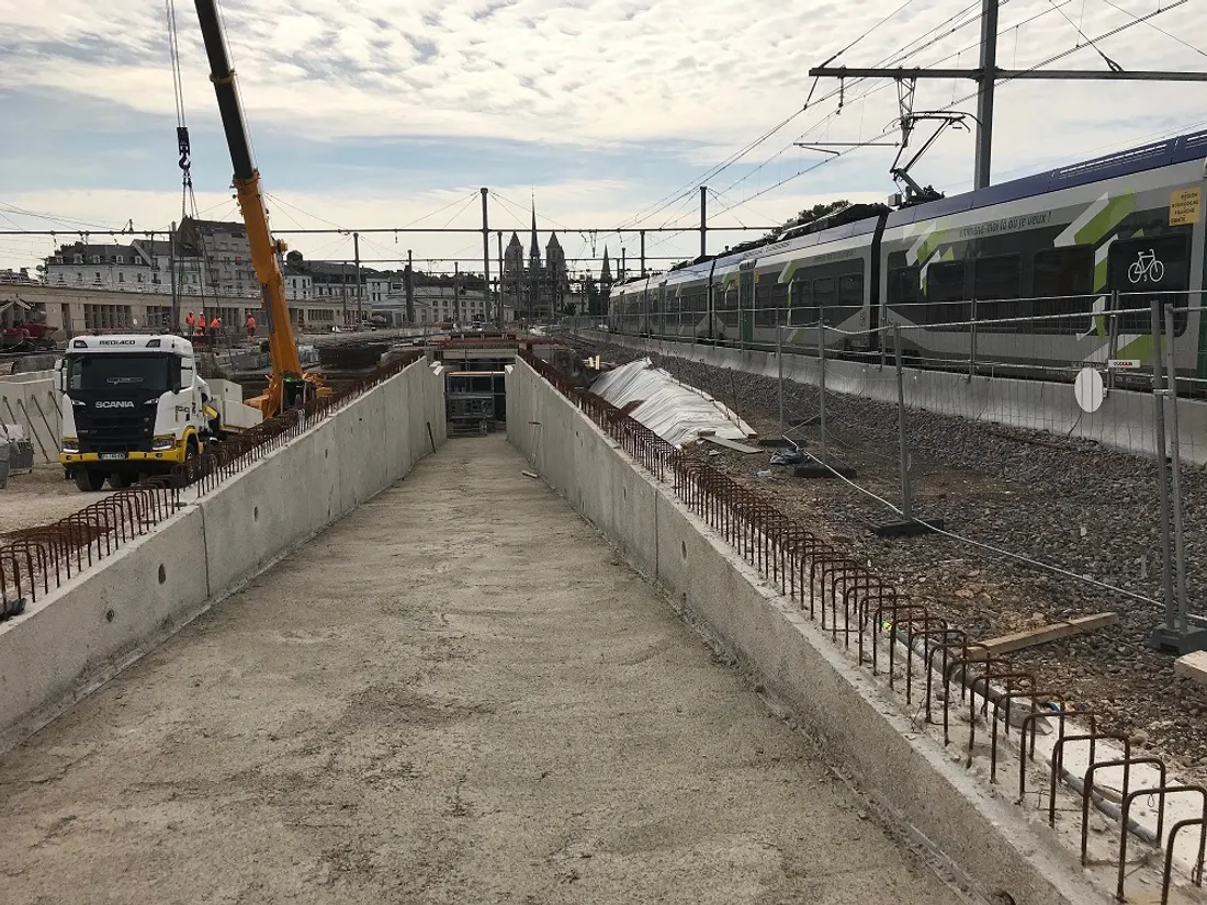 Les travaux se poursuivent en gare de Dijon. Ici l'une des futures rampes d'accès 